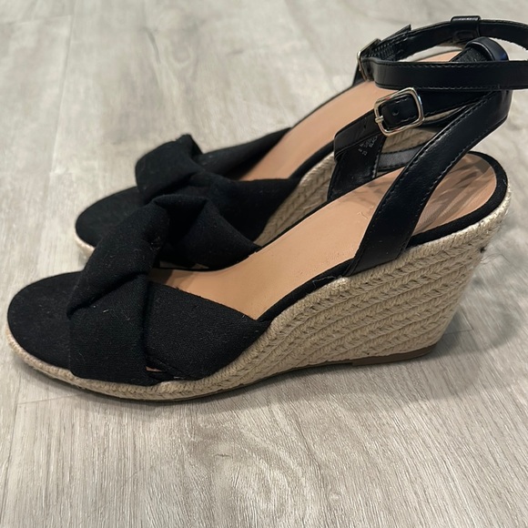 Old Navy Shoes - Women's Black Sandals